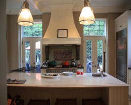  Elegant & upscale home w/wood-paneled rooms 