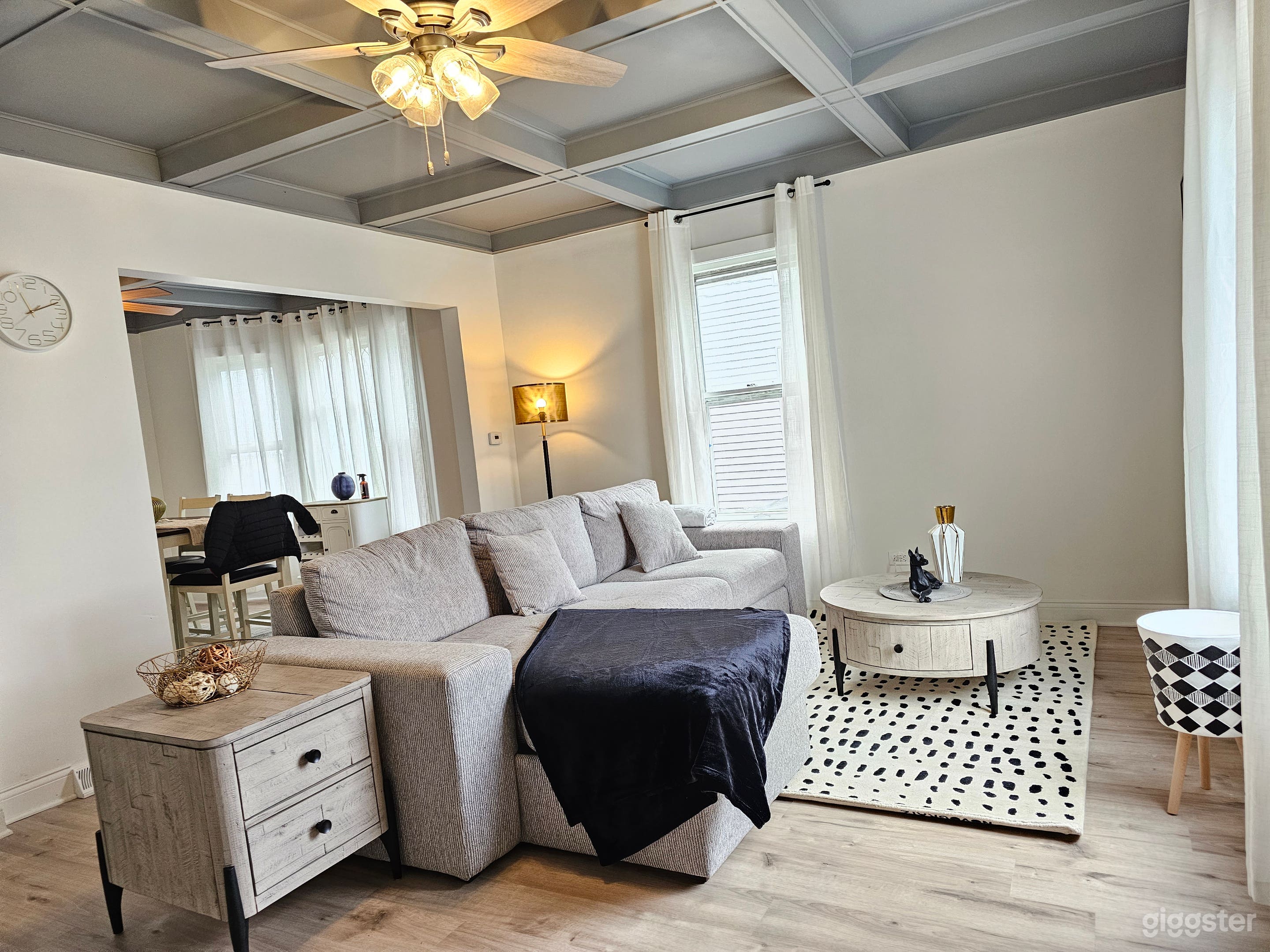 Charming Modern Oasis: Family Fun, Beach Retreats  Photo 1