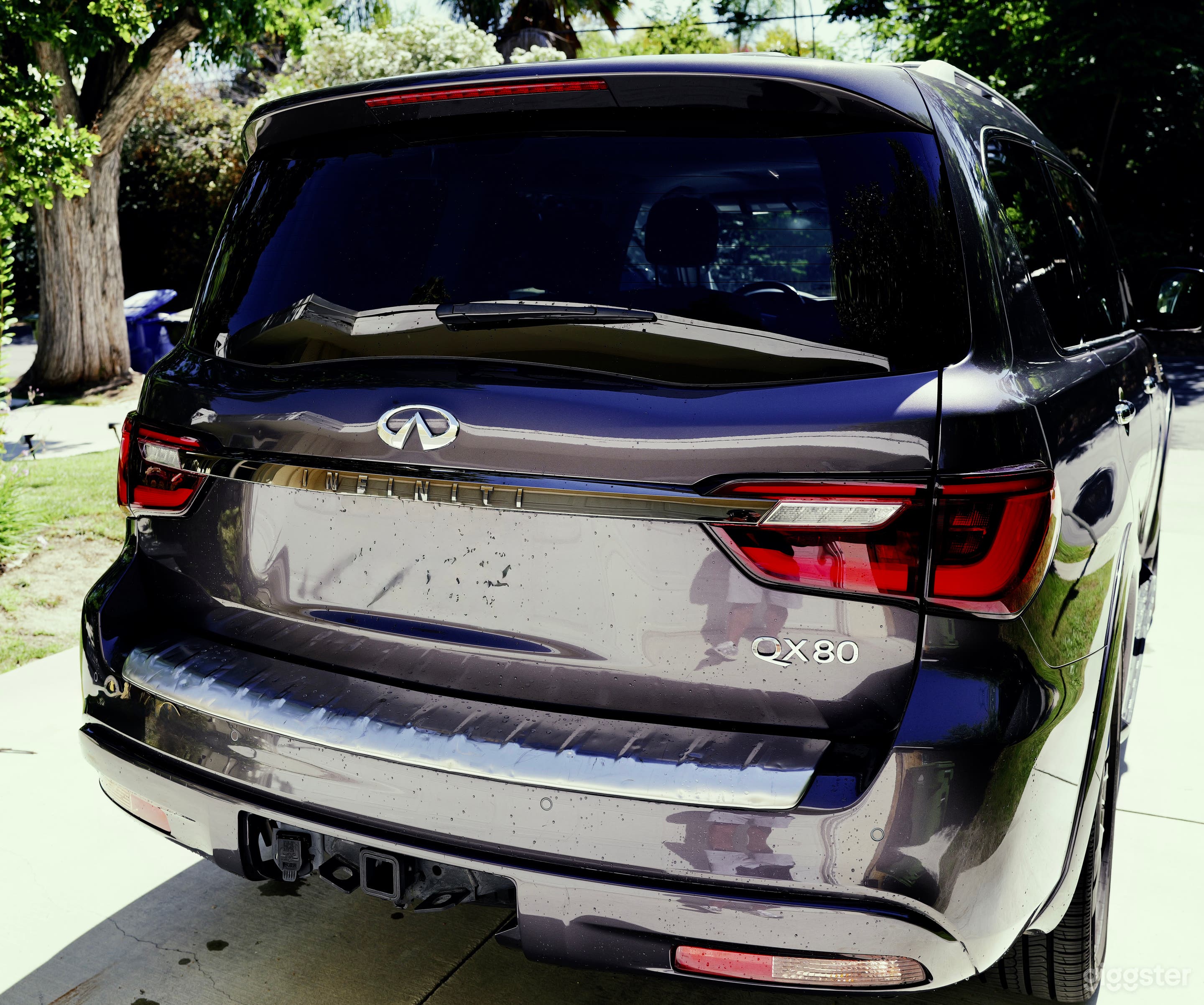 2022 Infiniti QX80 | Dark Graphite Luxury SUV | Film · TV · Photo 2