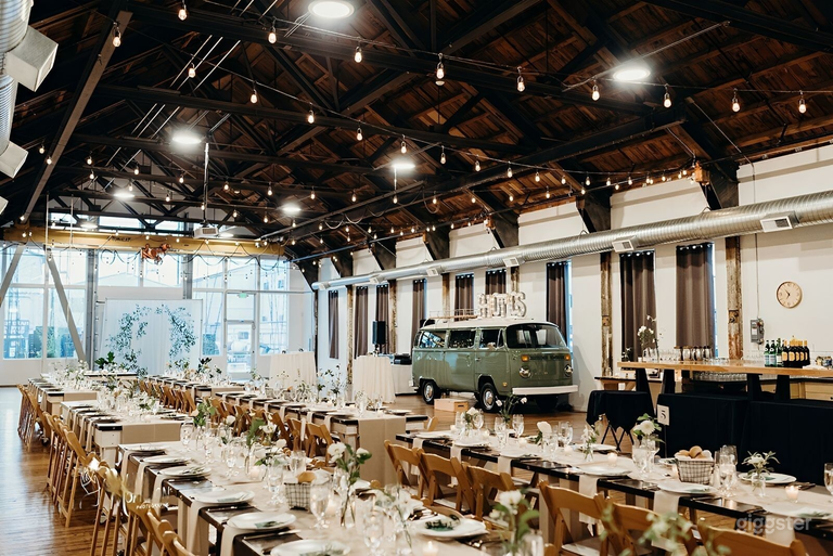  Industrial Venue - High Ceilings & Steel Beams 