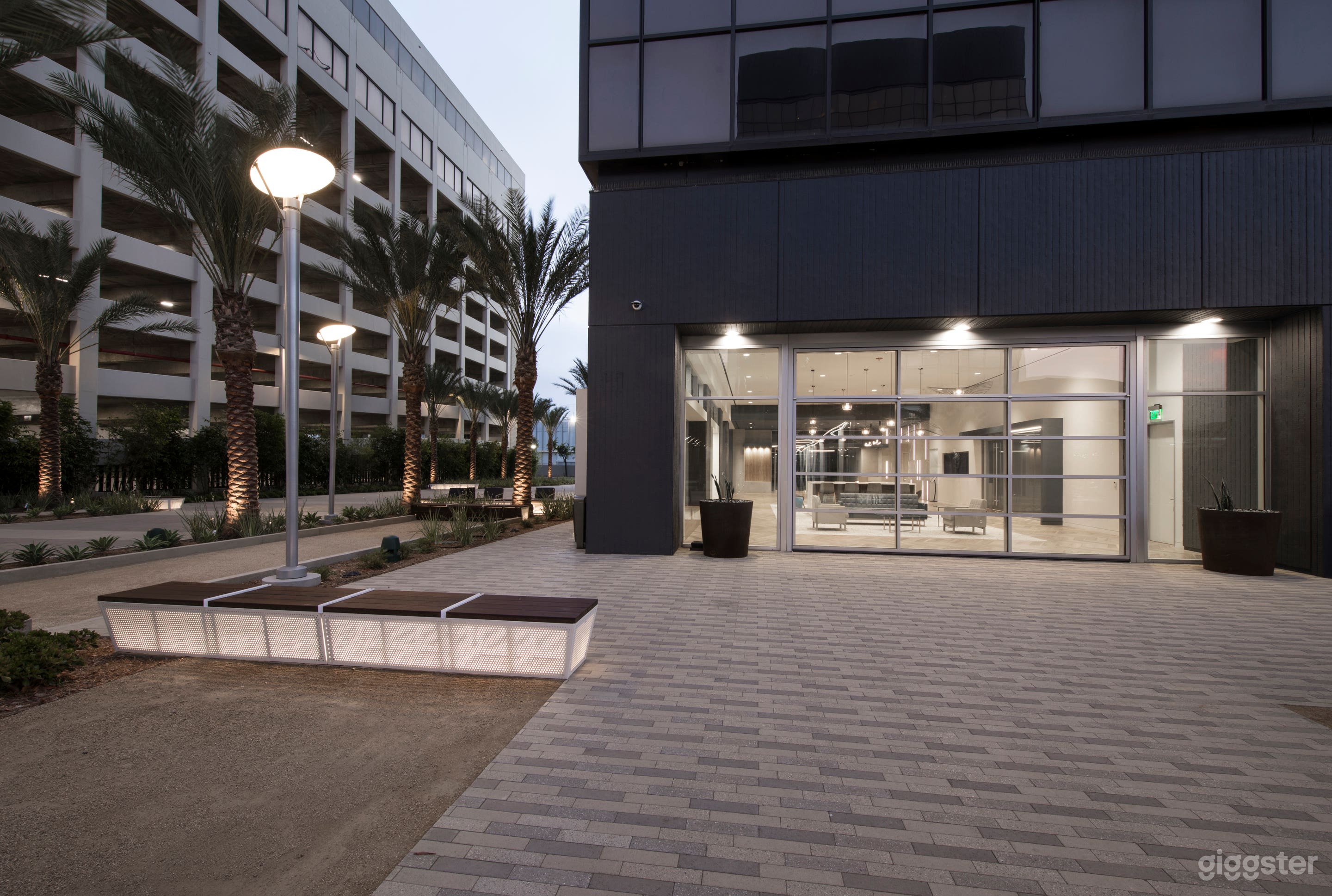 Flyte Open Space Plaza Photo 2