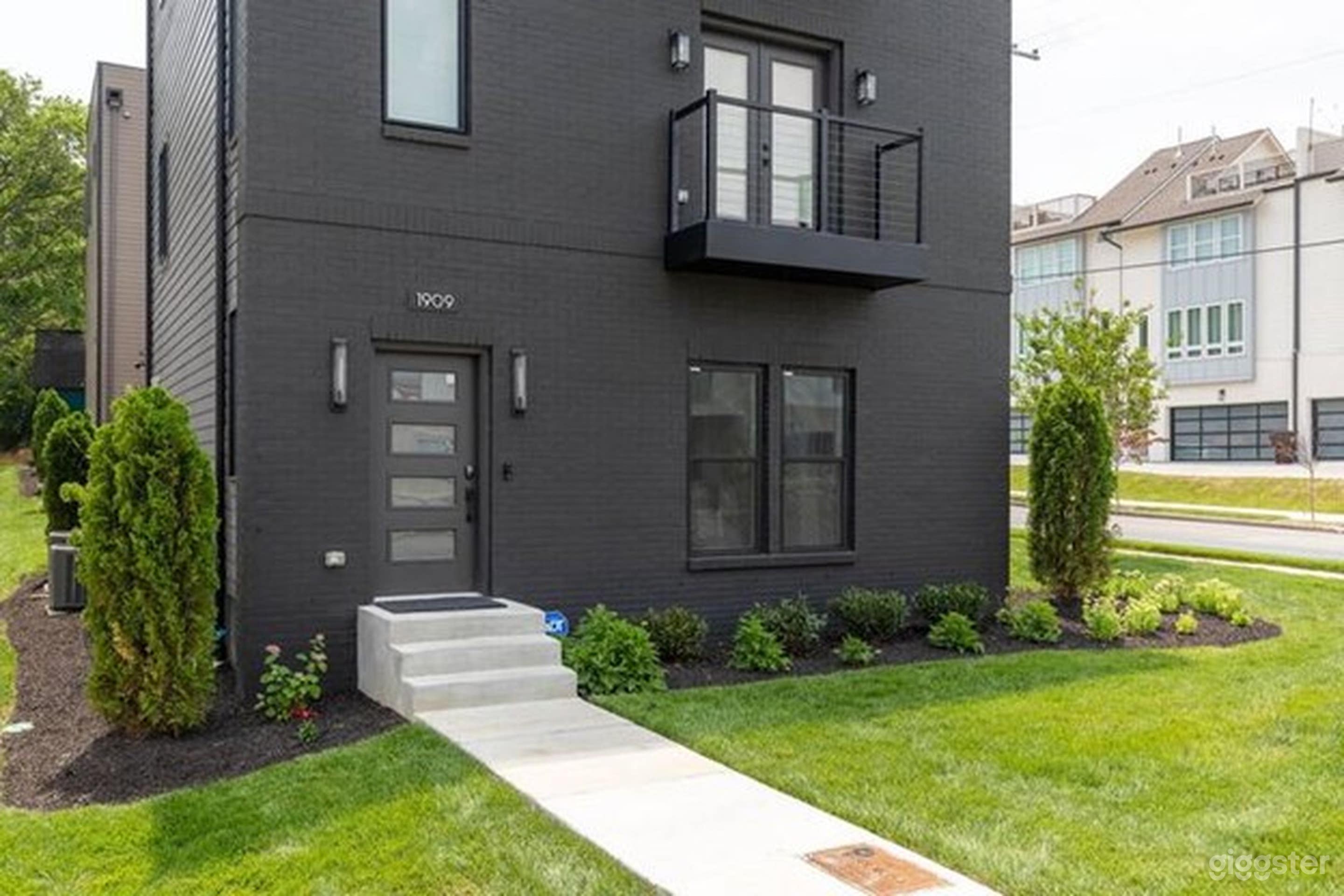 Modern 4-Story East Nashville Home  Photo 3