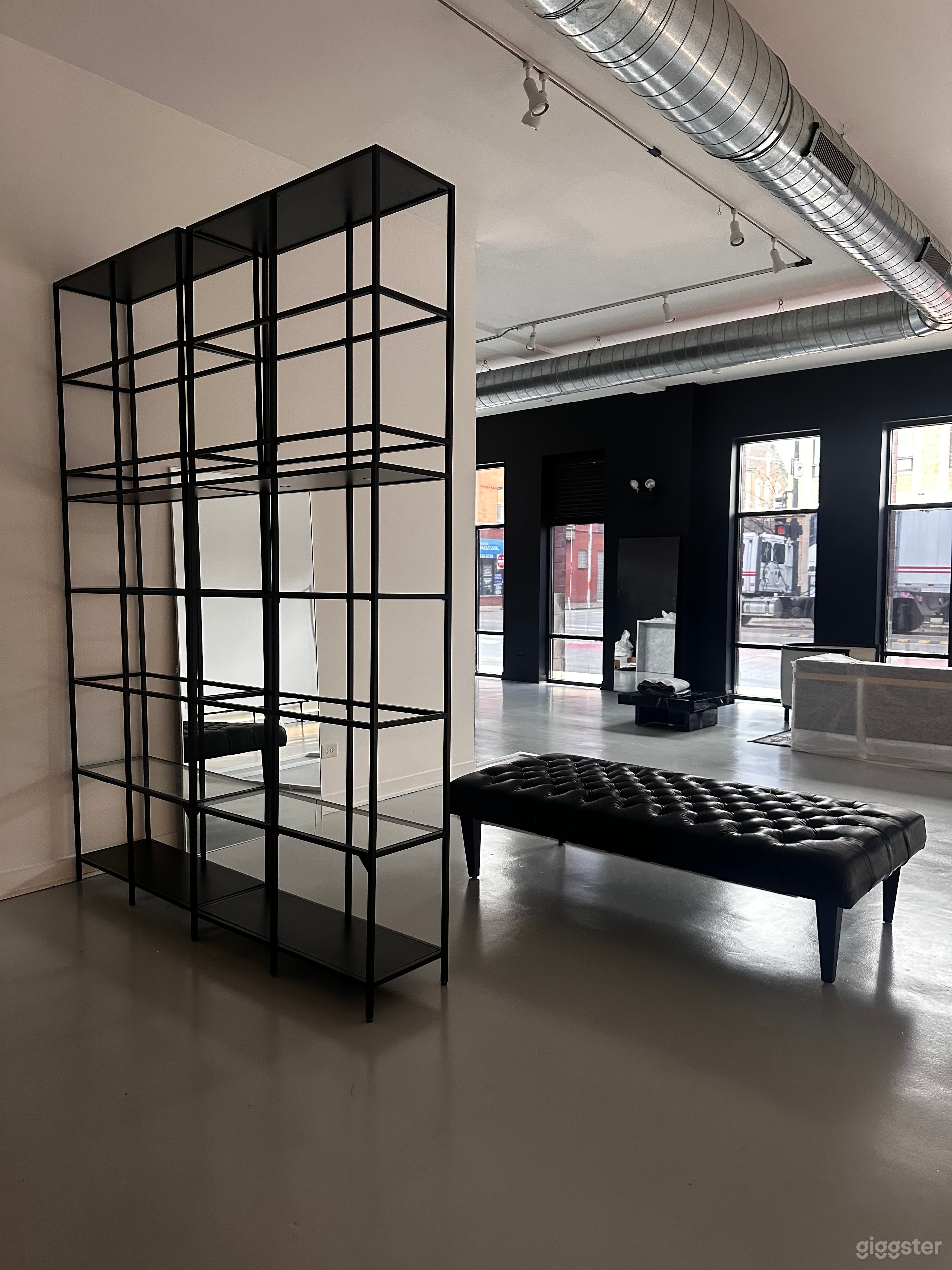 Elevated Retail & Creative Space Photo 4