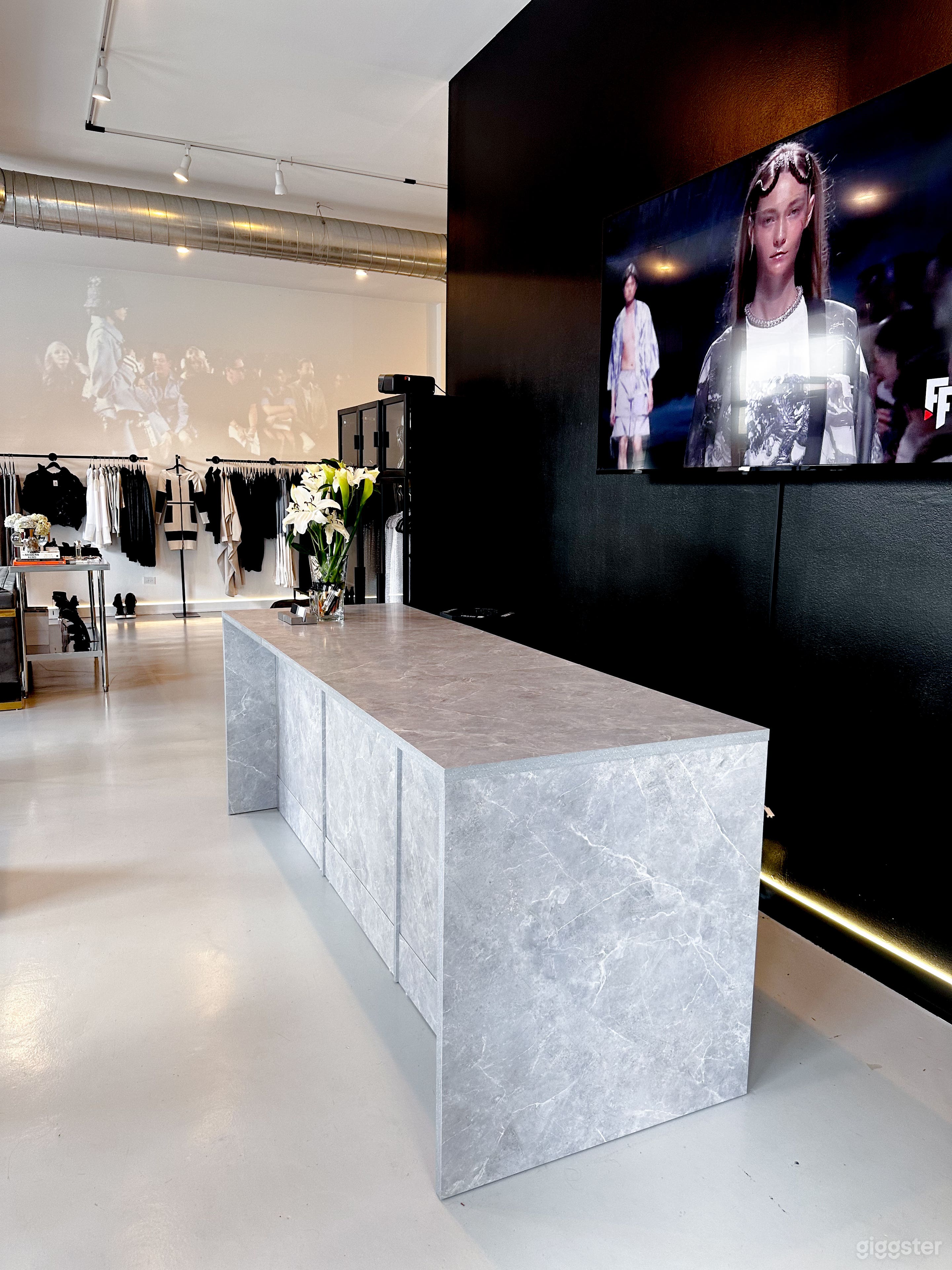 Elevated Retail & Creative Space Photo 1
