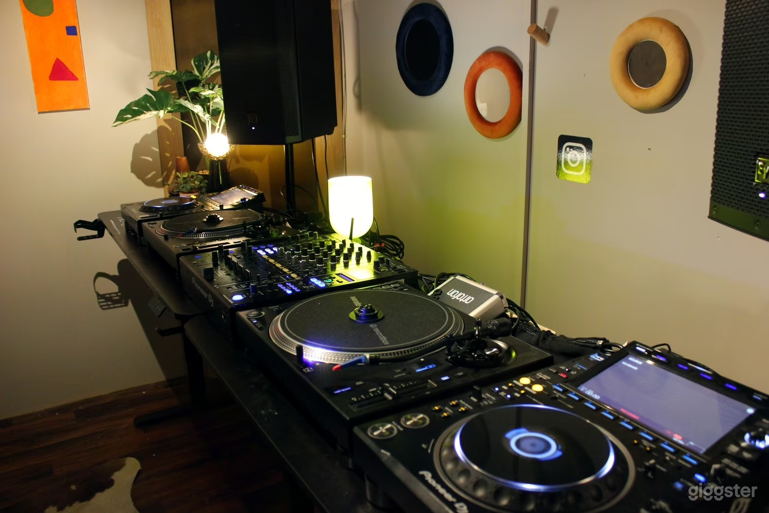 The Snug (DJ Studio) Photo 2