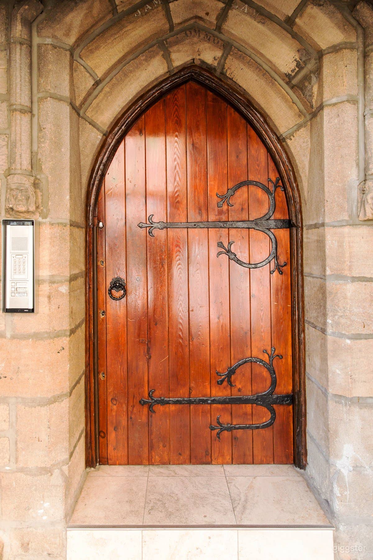 Grade II listed Work Hub Building in Leeds Photo 3