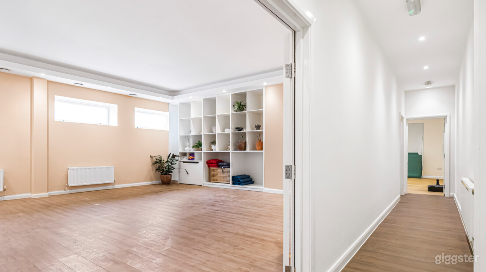 Bright &amp; Peaceful Fitness/Yoga Studio – NW London Photo 4