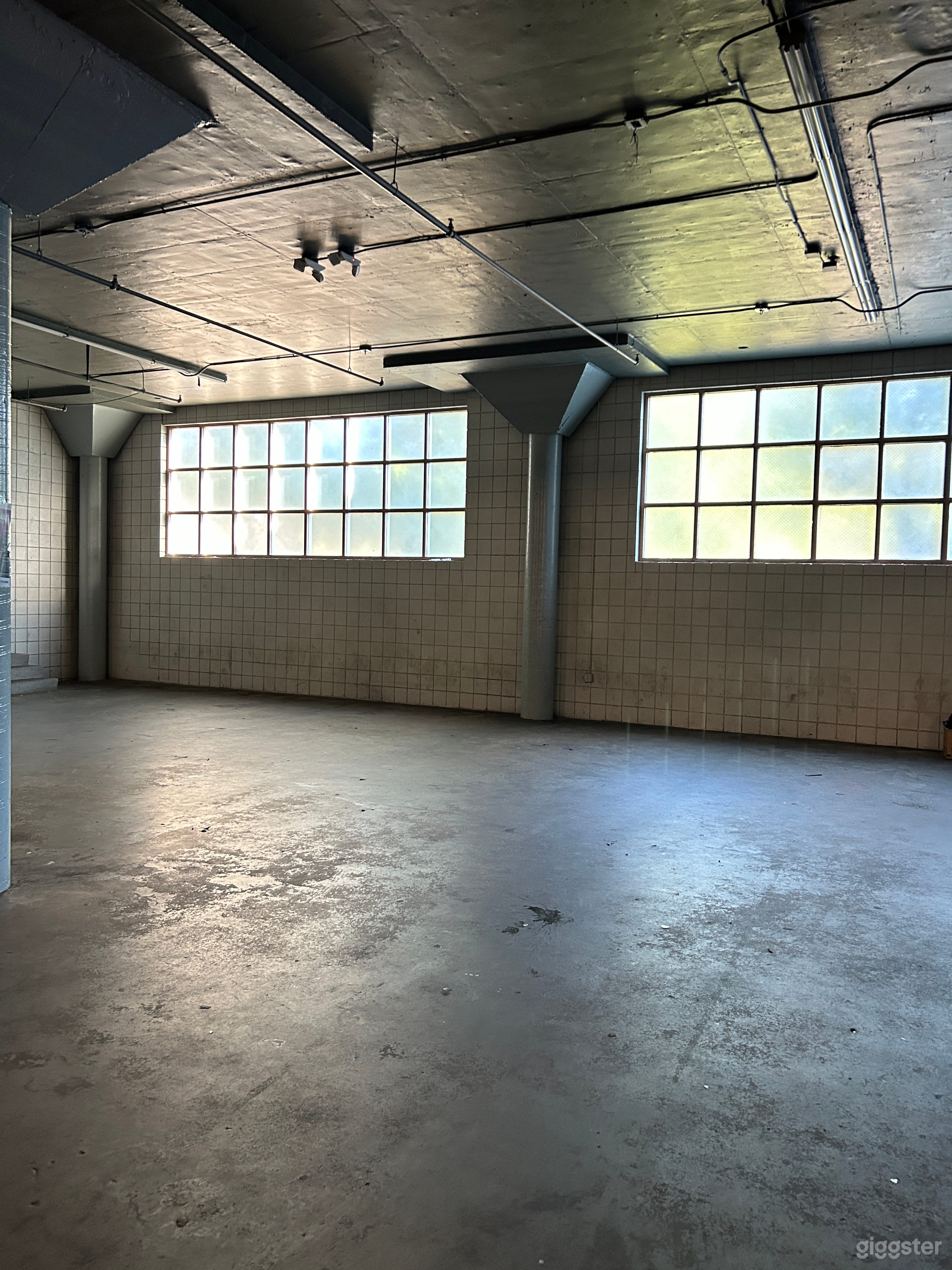 Downtown Creative Warehouse Photo 4