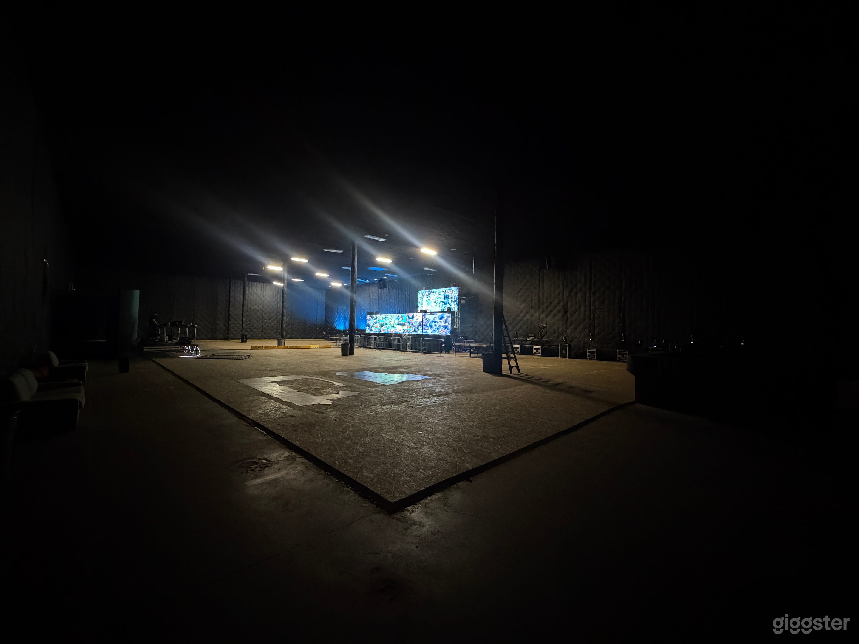 Downtown Industrial Creative Warehouse Photo 1