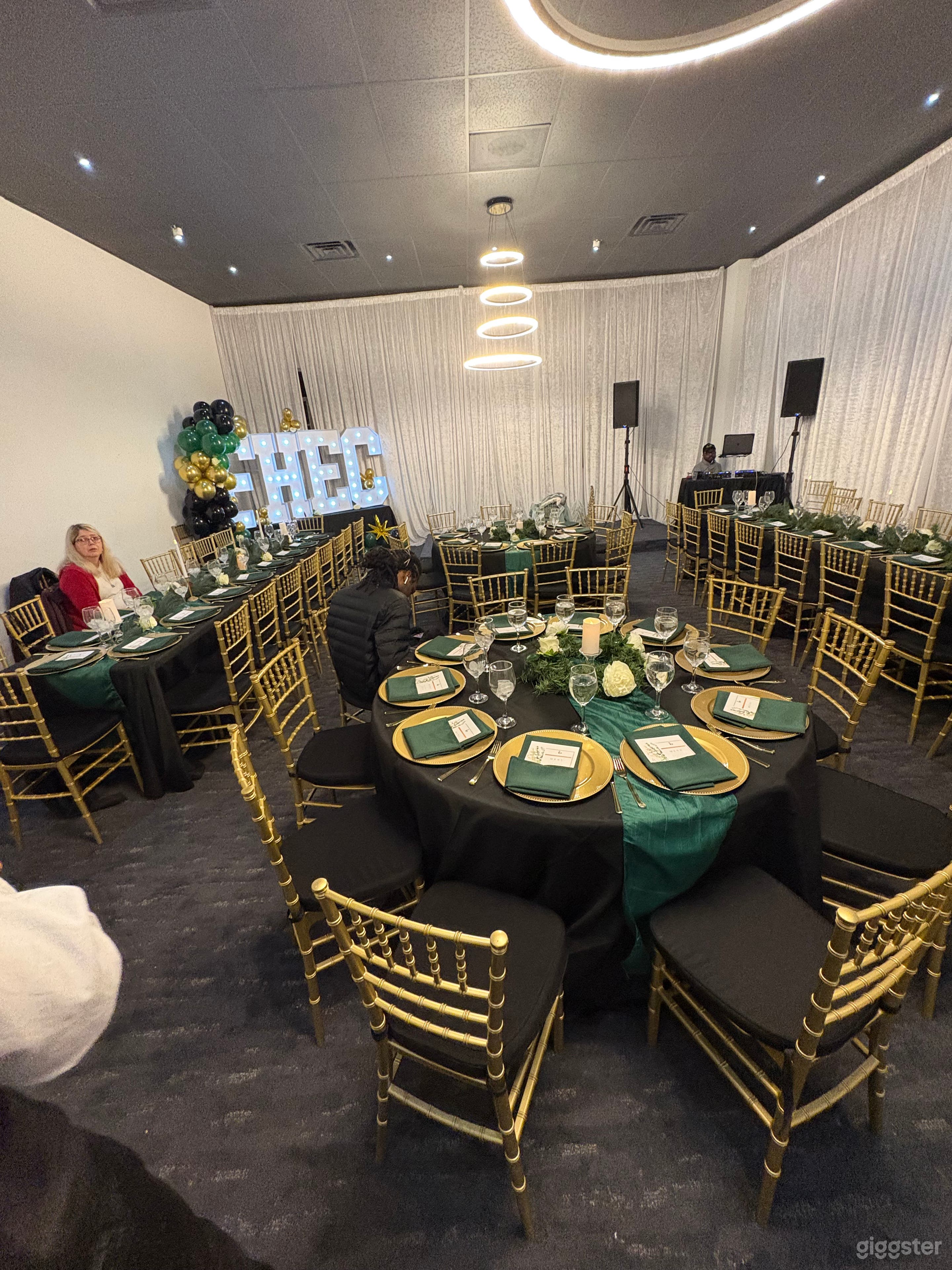 Downtown , luxury , dancehall, mini stage Photo 4