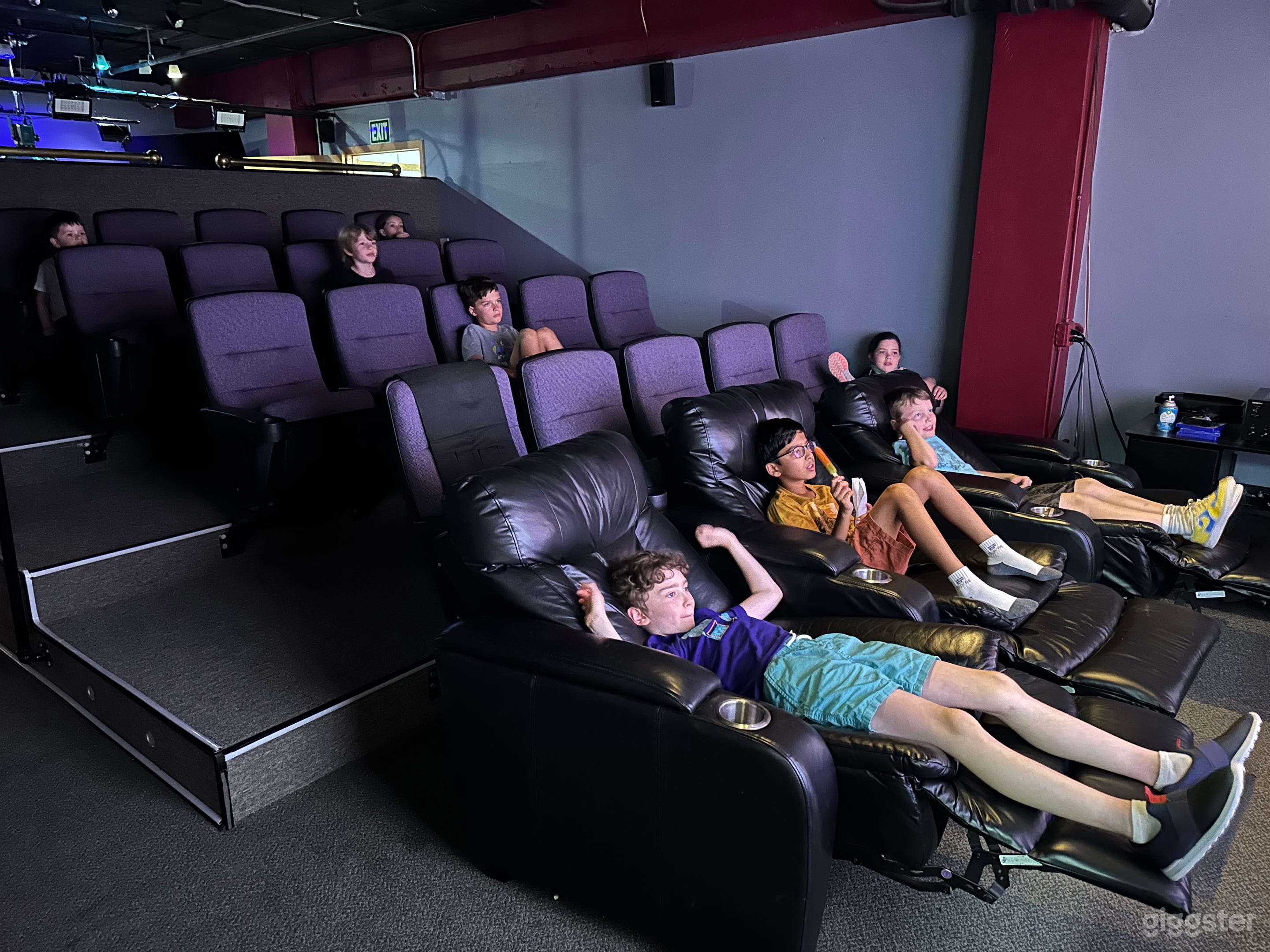 Private Screening Room - 150" SCREEN/4K Projector Photo 3