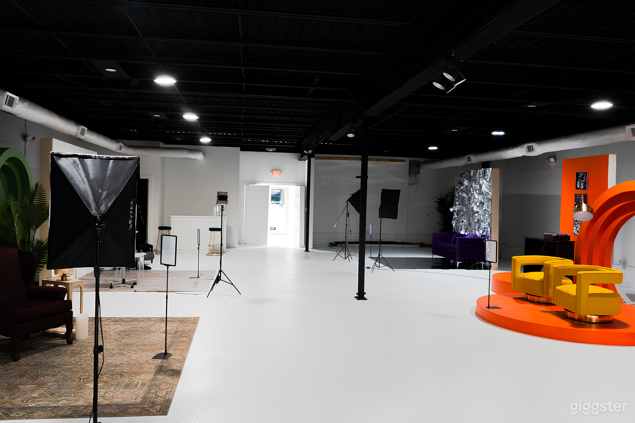 Studio A- A Collection of 7 Sets Photo 1