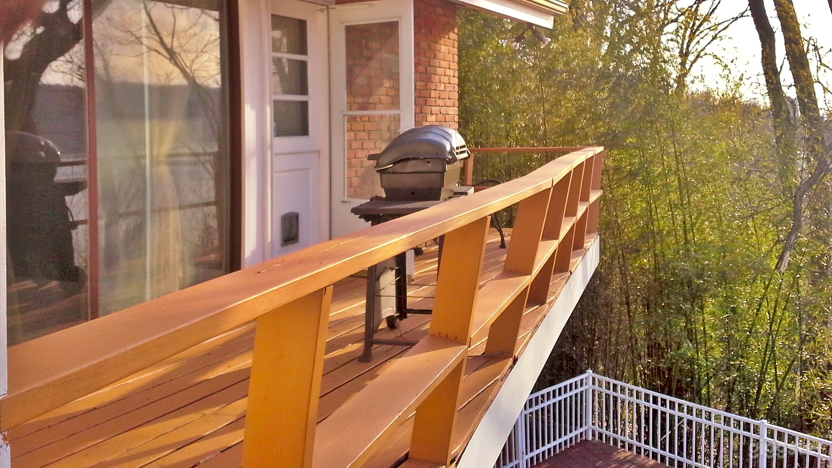 A True Masterpiece with a Scenic River View Photo 4