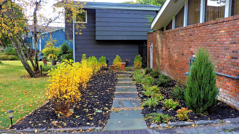  A True Masterpiece with a Scenic River View 