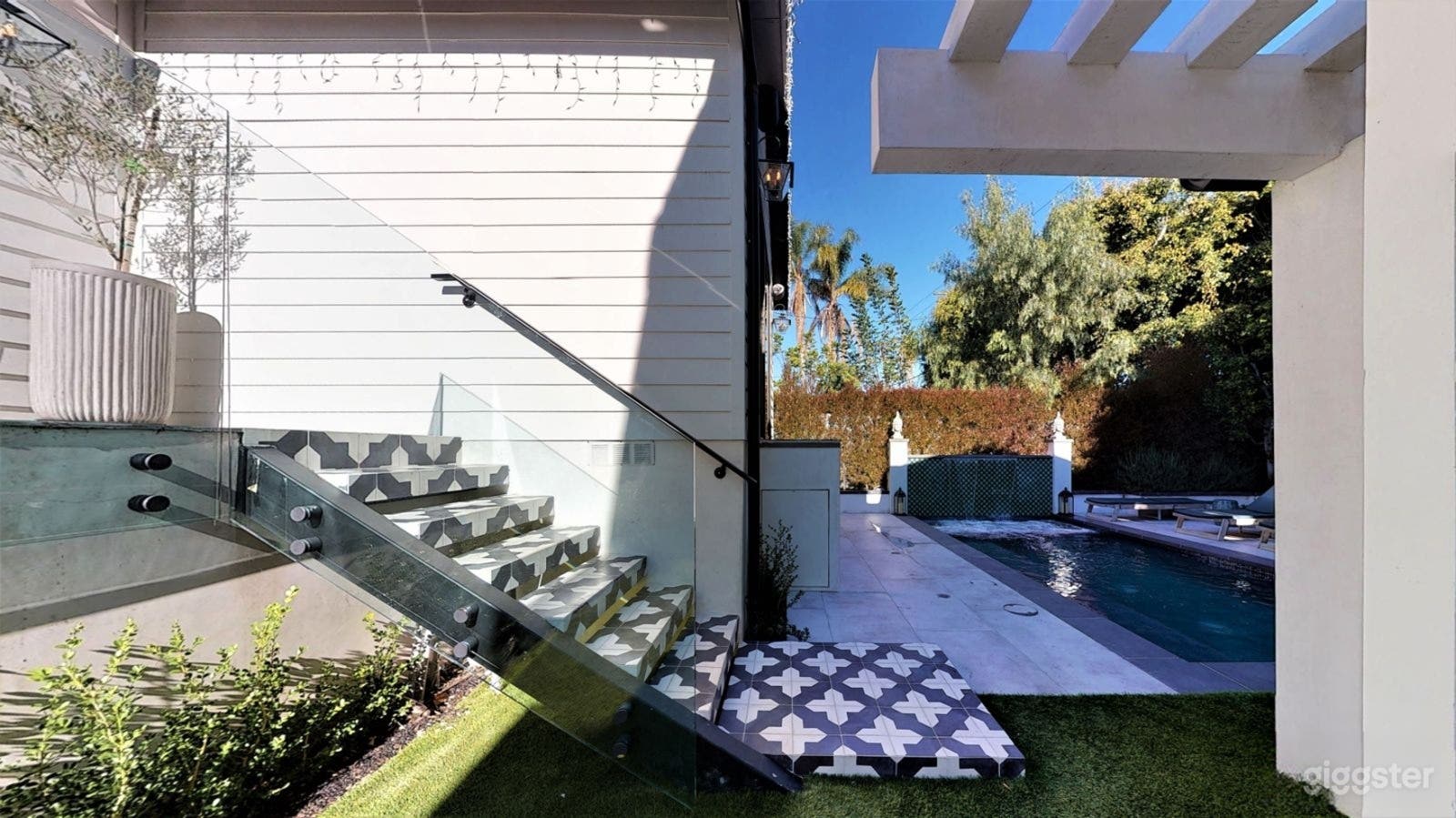 Private Backyard Escape in the Heart of the City Photo 2