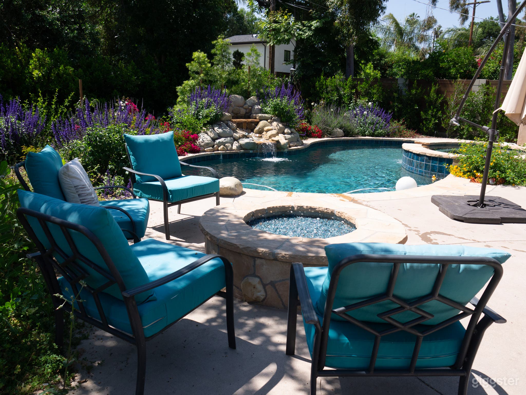 Pool with Waterfall in Lake Balboa Photo 1