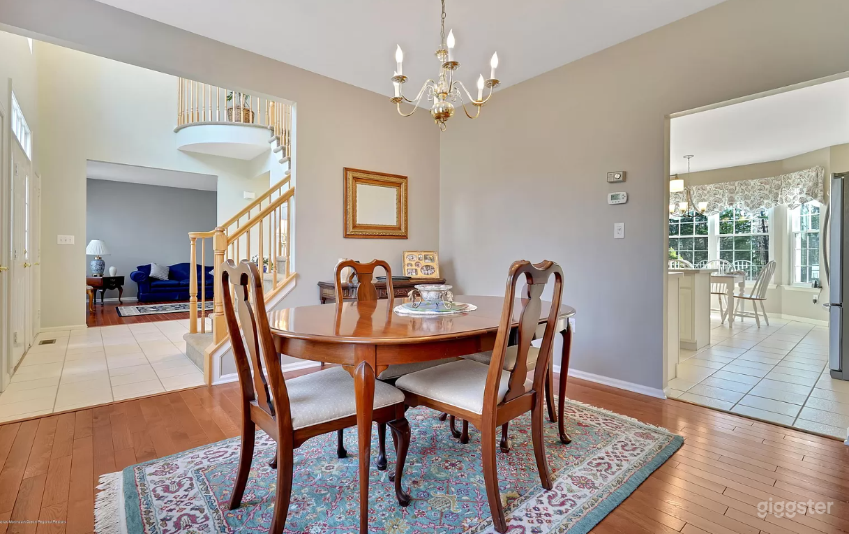 Authentic antique Italian master bedroom Photo 4