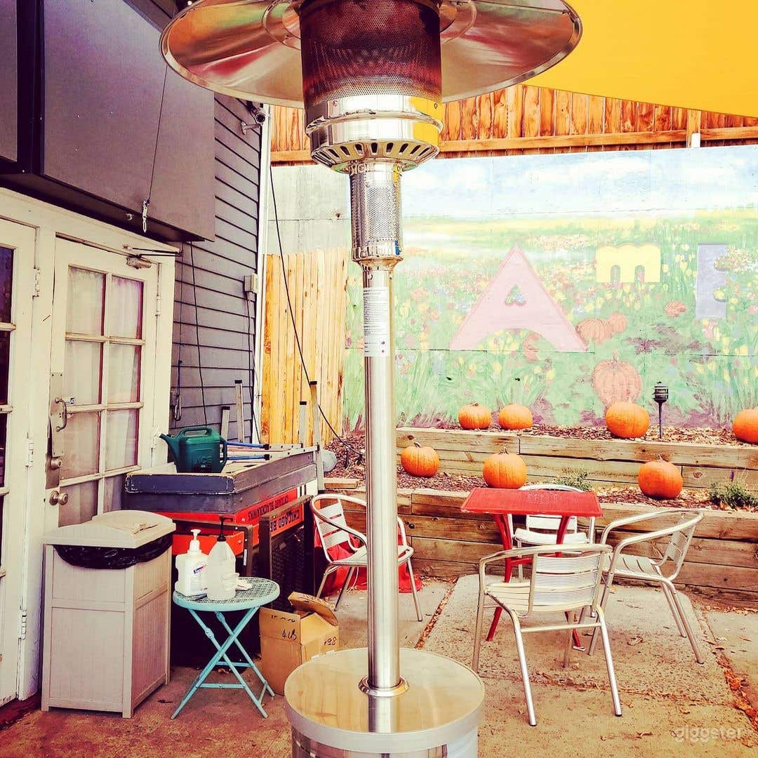 Relaxing Outdoor Space Restaurant in Denver Photo 2