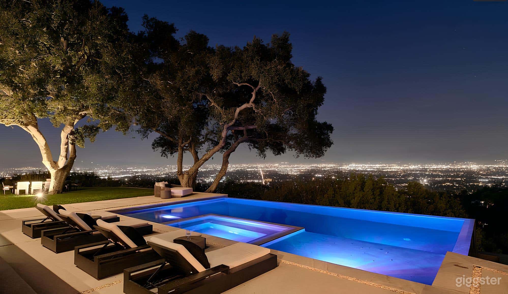 Majestic Pool with Panoramic Views Photo 4