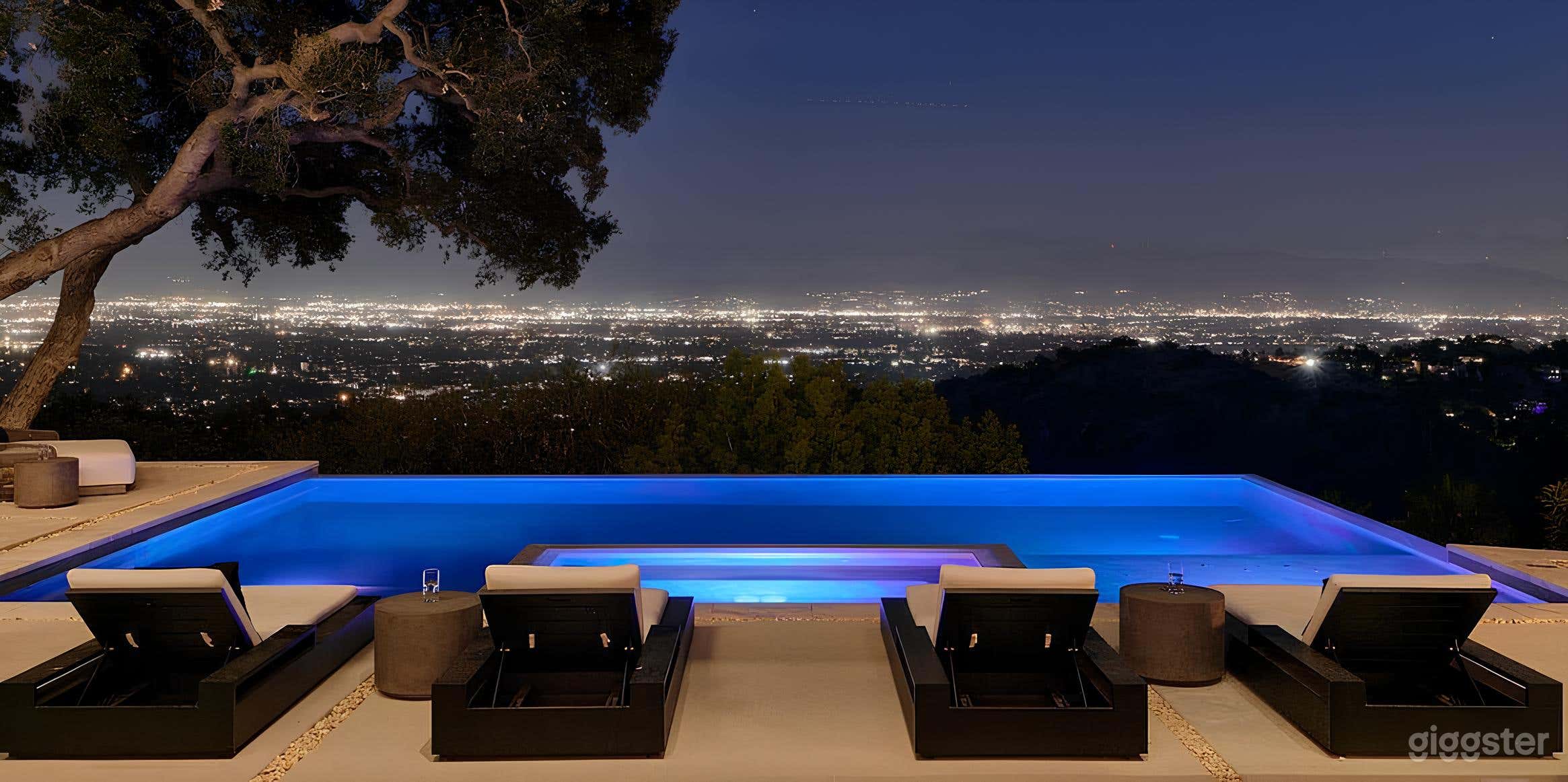 Majestic Pool with Panoramic Views Photo 3