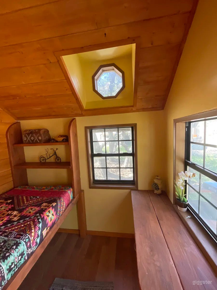 Cabin In The Woods Shack in High Desert Photo 4