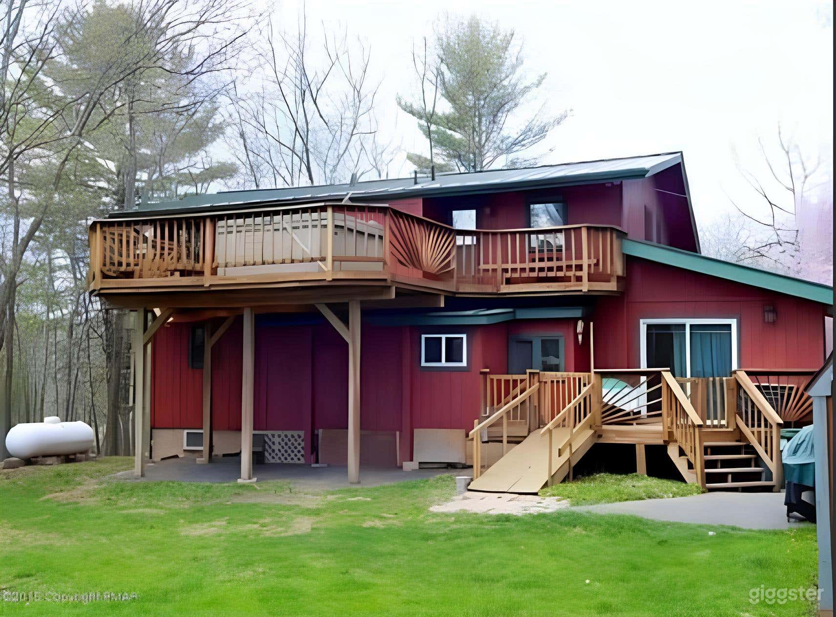 Wooded Spacious Backyard Escape Photo 4