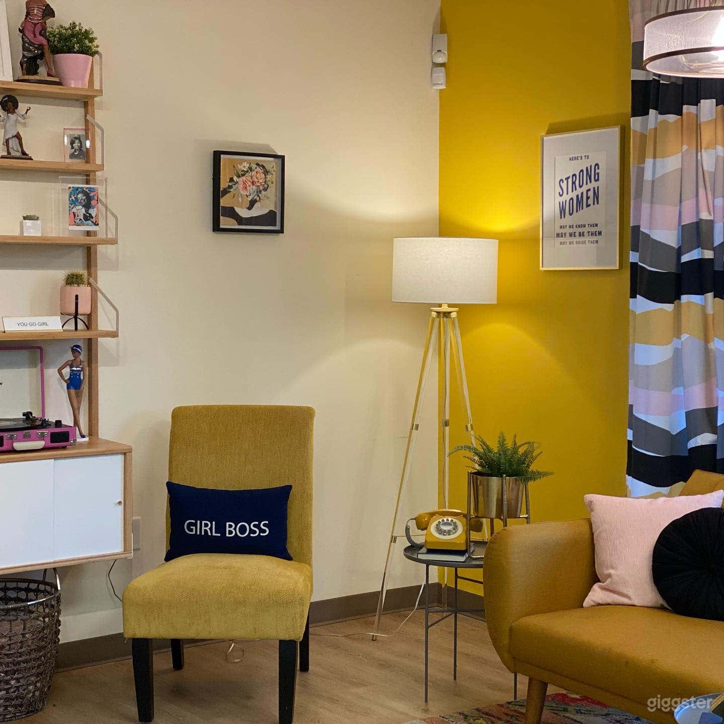 Classy Venue Space for Professional Productions and Meetings Photo 4