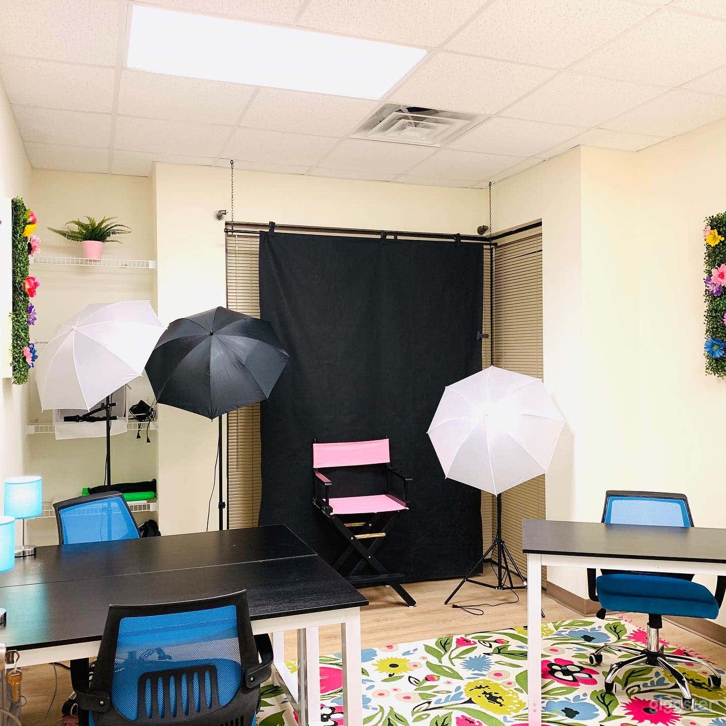 Classy Venue Space for Professional Productions and Meetings Photo 3