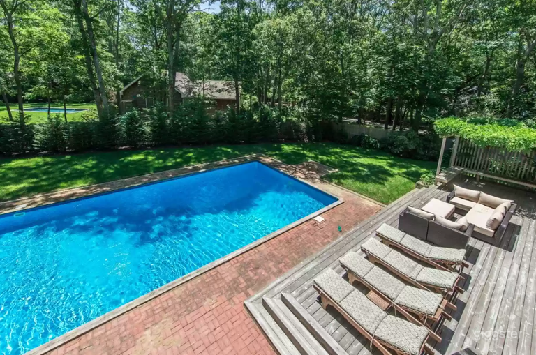  Edge of Paradise Contemporary Home 