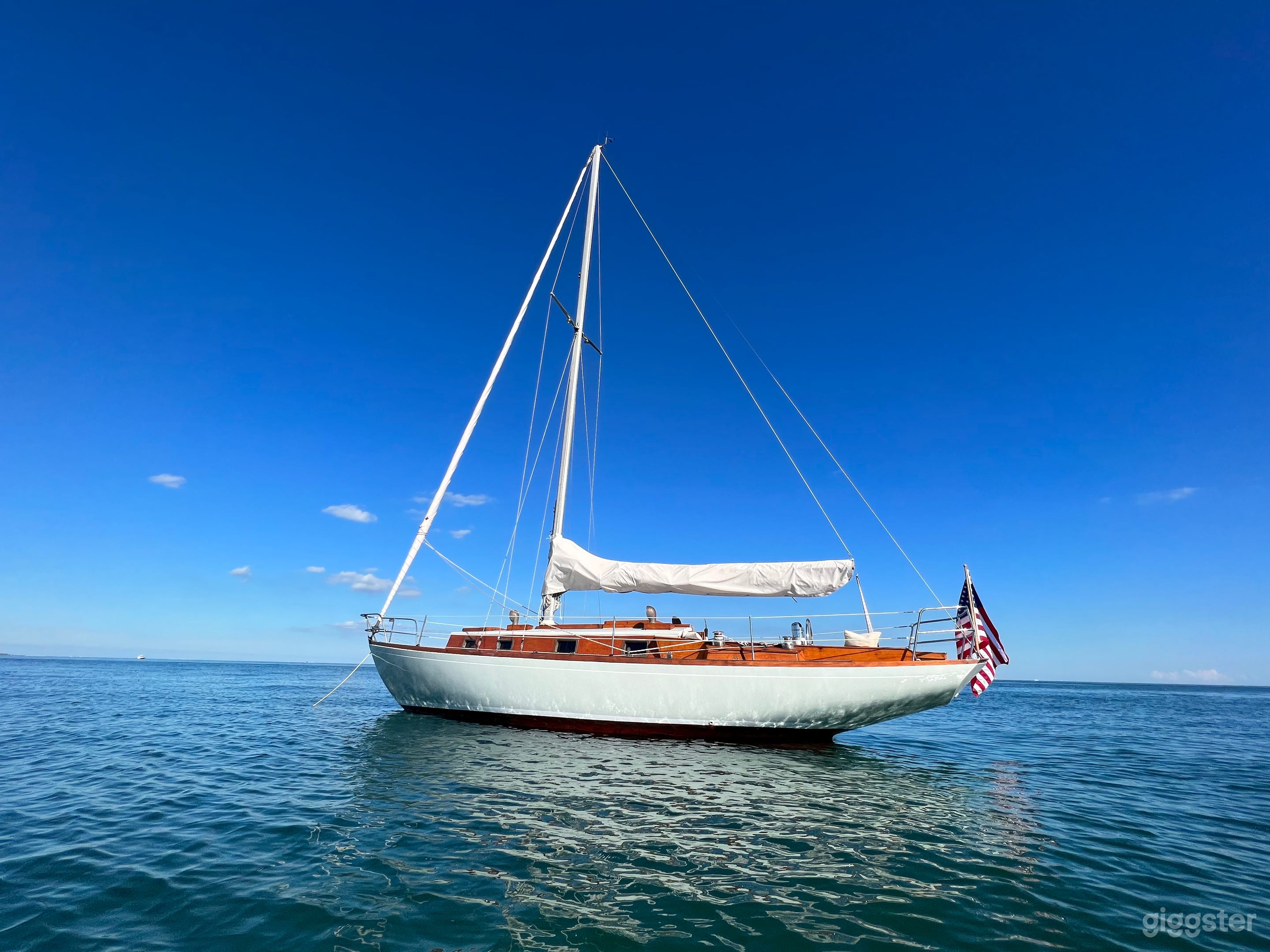 Classic Hinckley Pilot 35 Photo 1