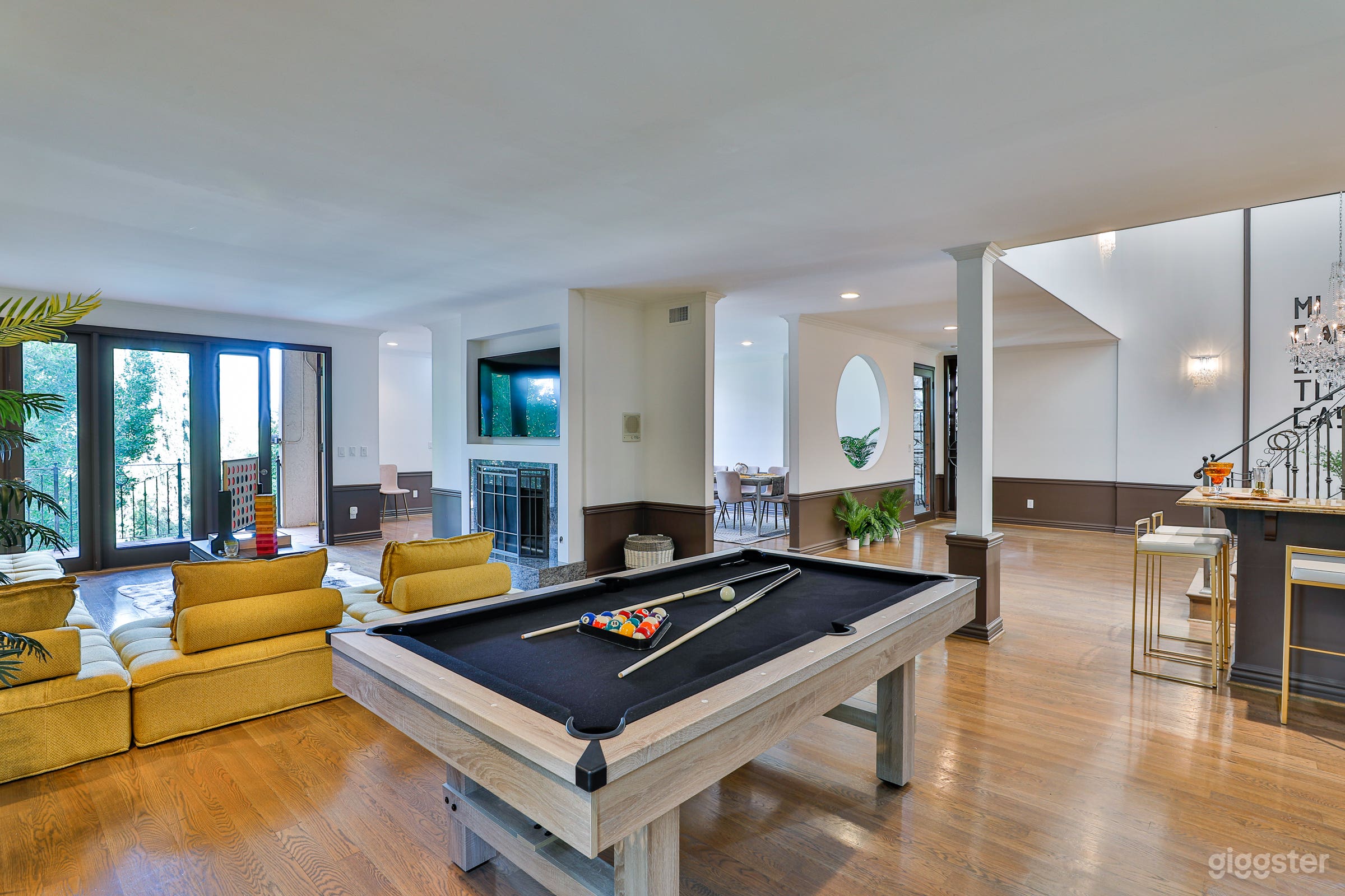 Pop Star Mansion Photo 2