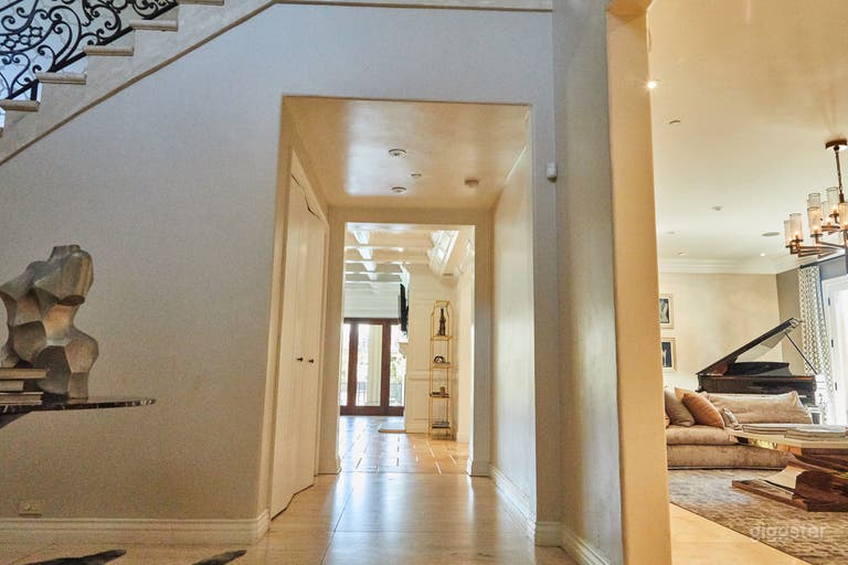  Brilliant Mansion in Beverly Hills 