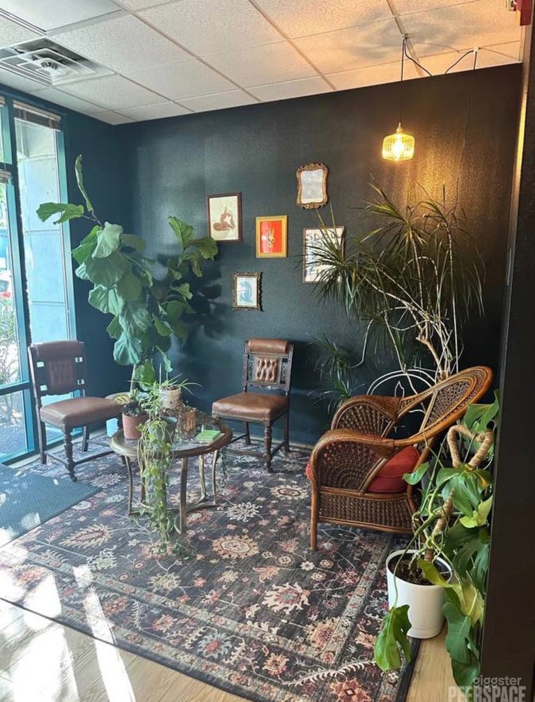 Beautifully Lit Studio in Downtown Vancouver, WA 
