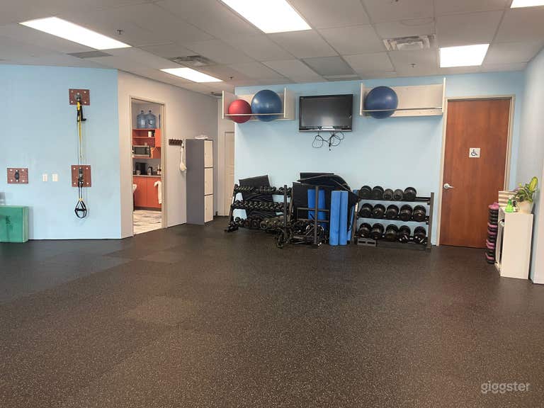  Cute Cozy Uptown Fitness Studio 