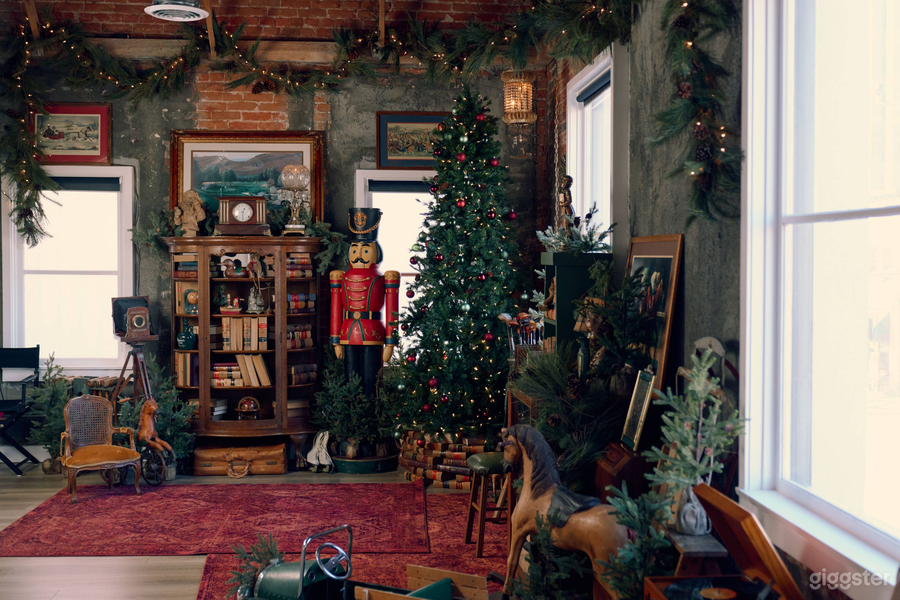 New York Style Vintage/Modern Studio Photo 4