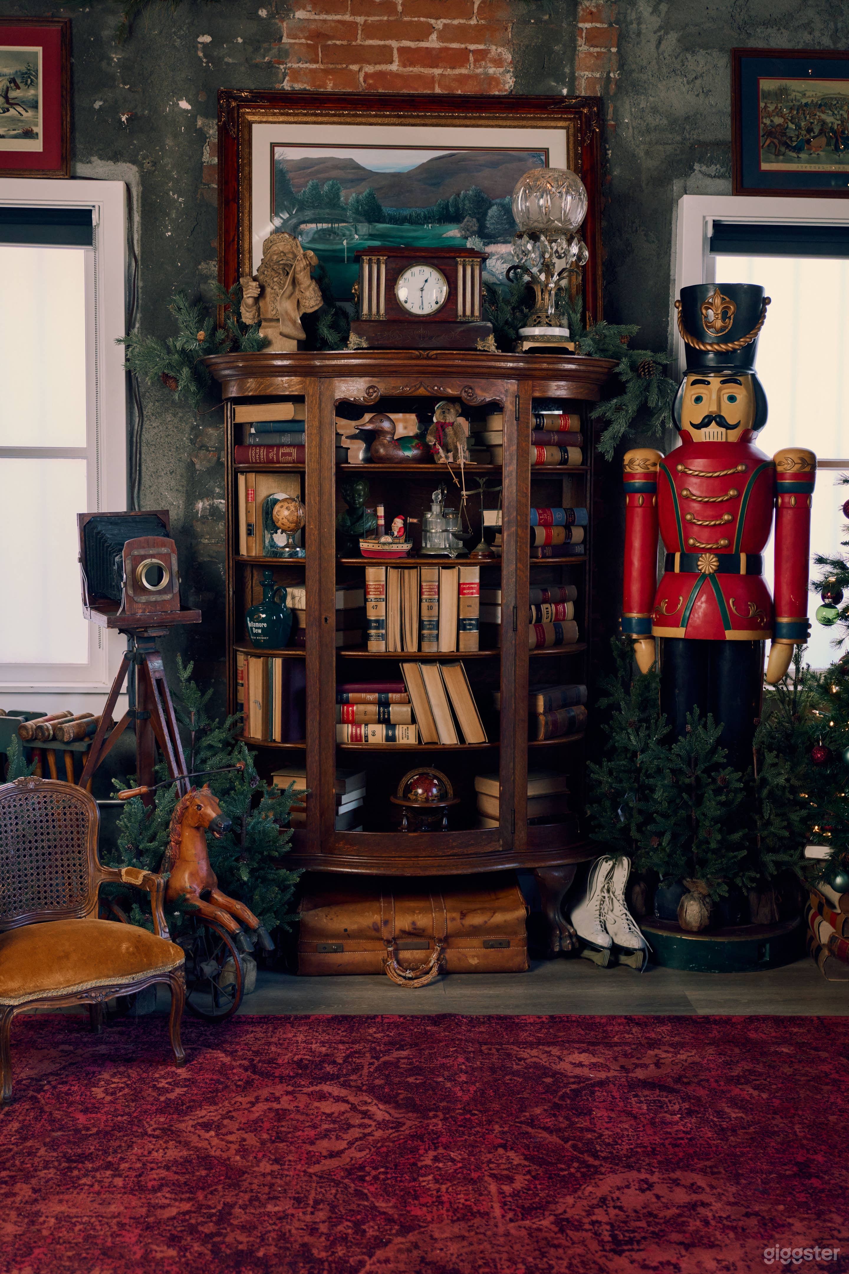 New York Style Vintage/Modern Studio Photo 2