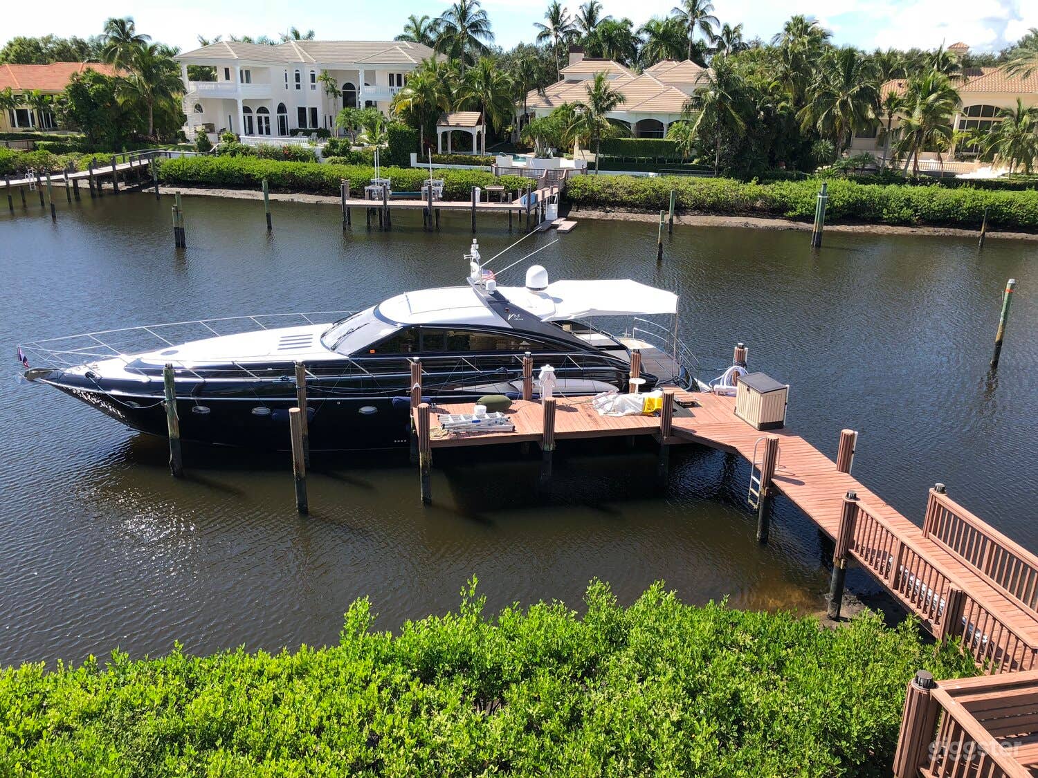 65' Viking Sport Cruisers by Princess Photo 2