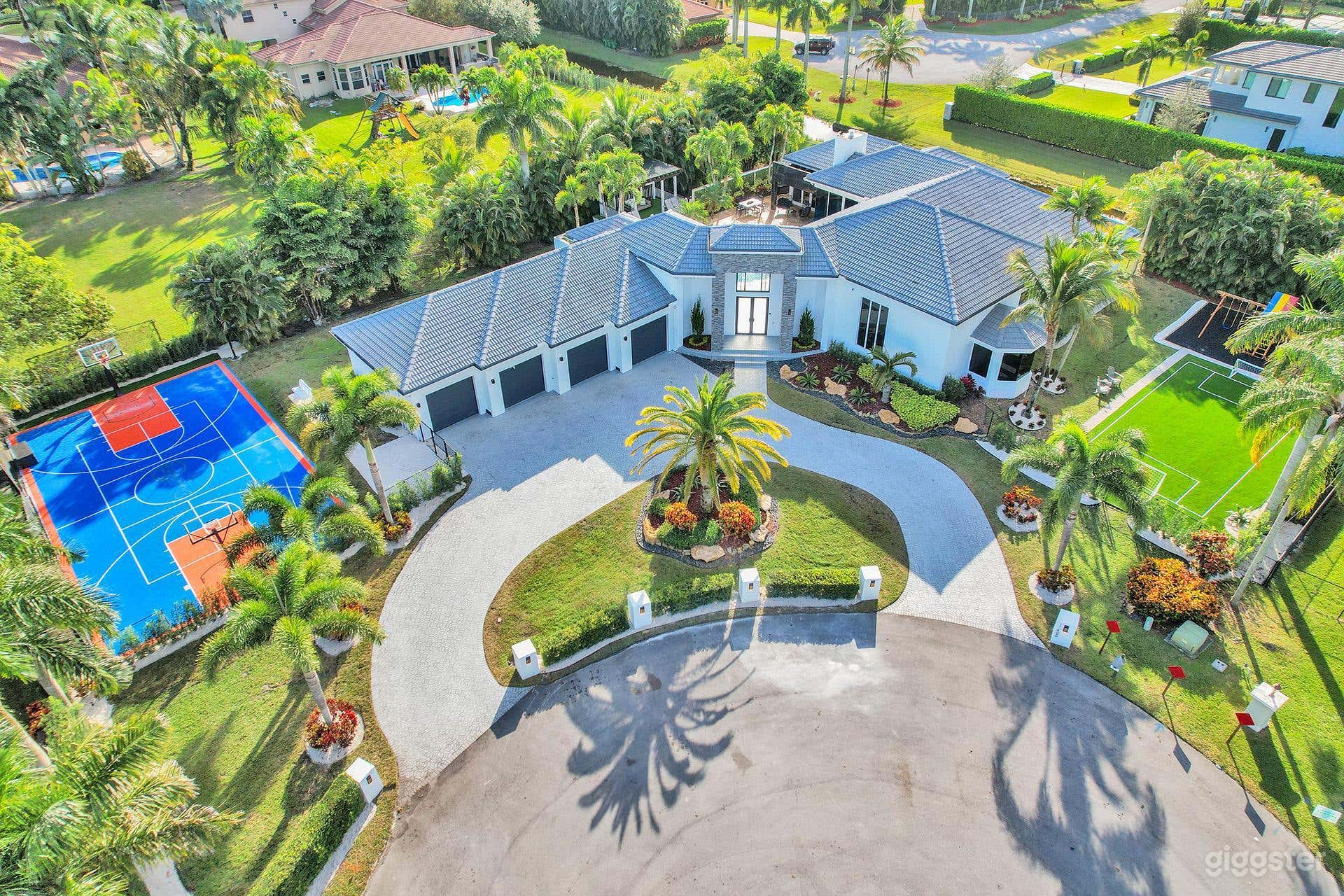 Fun Venue: Home Theater, Game Room &amp; Sports! Photo 2