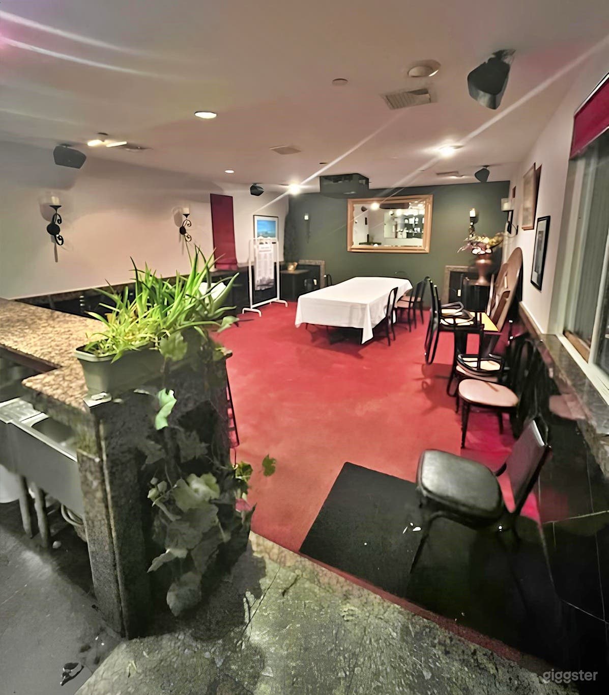 Cozy Italian Dining room in Philadelphia Photo 2