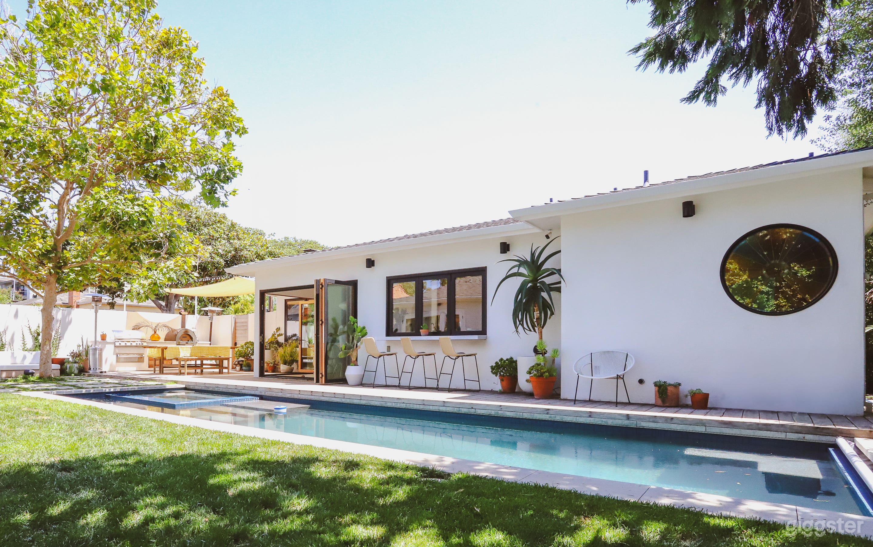 Modern casual California Indoor/Outdoor Living Photo 1