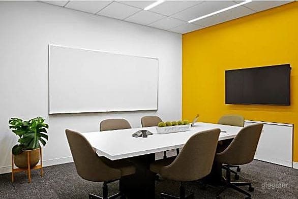 Livingston - 6 Person Meeting Room Photo 1