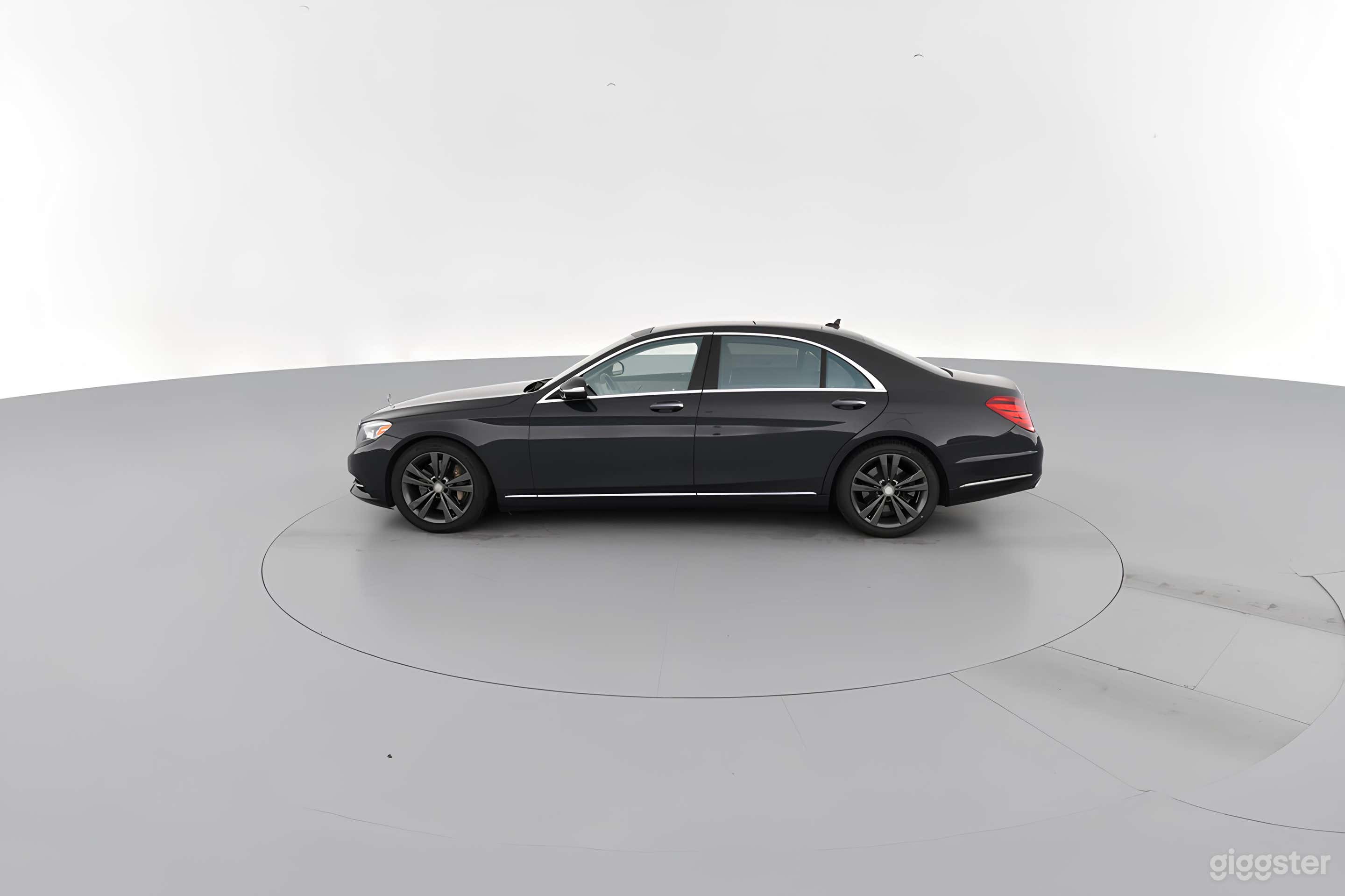 Mercedes S-Class Photo 2