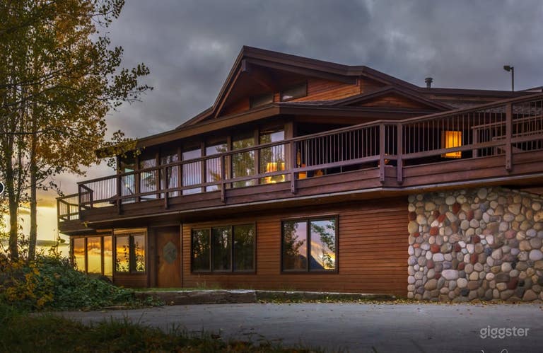  Exterior from driveway 