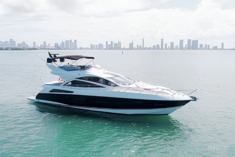  Sunseeker 70” Yacht 