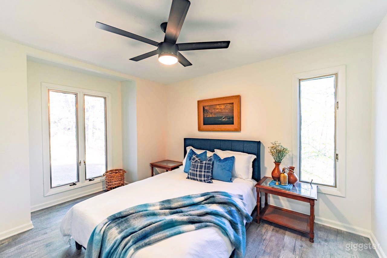 Your Fall Sanctuary: Mountain View Retreat Photo 3