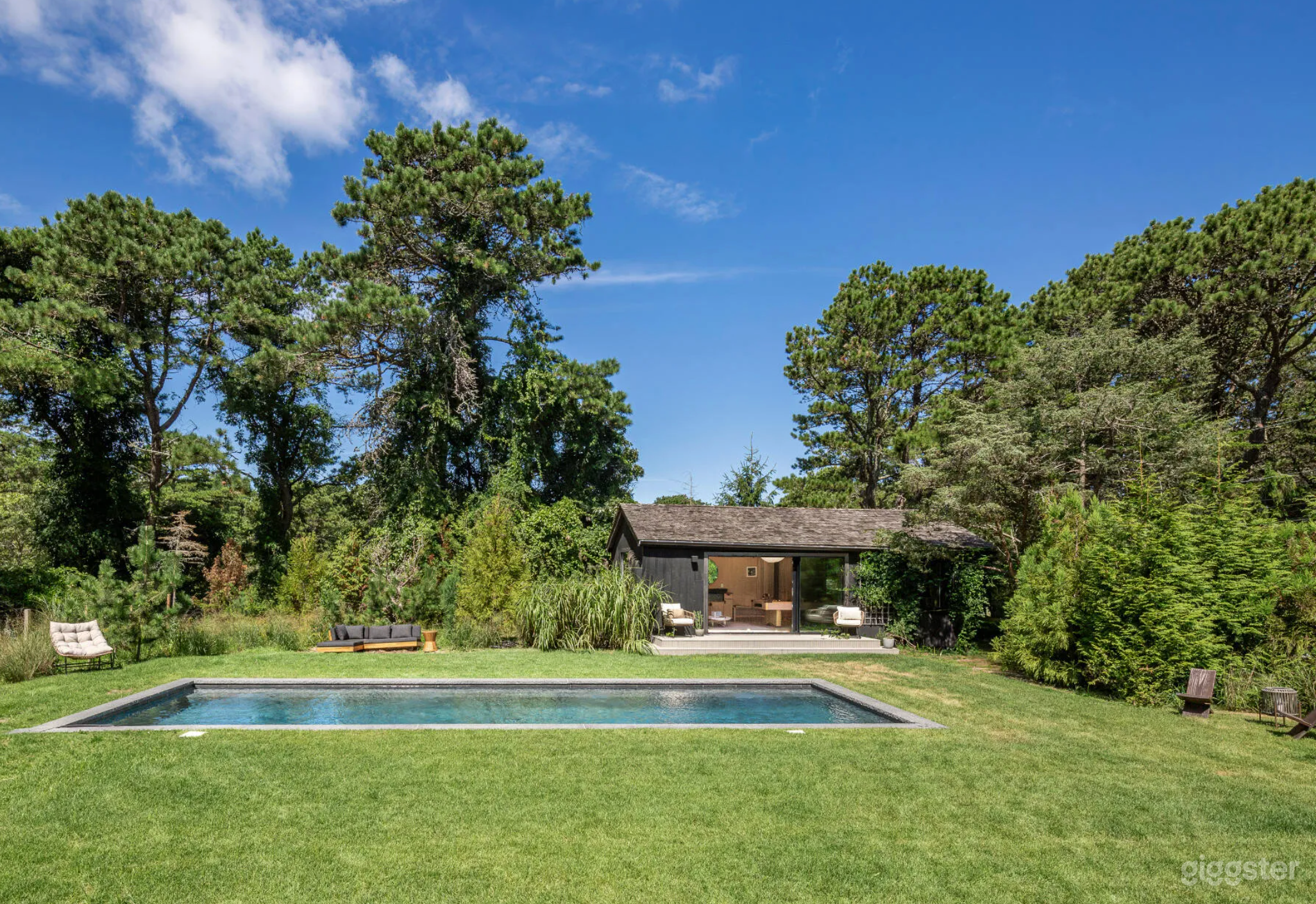 Hamptons Backyard Retreat Photo 2