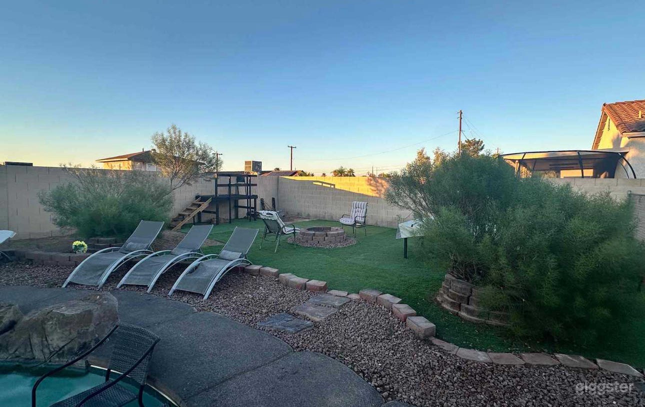 Waterfall Pool, Hot Tub, Firepit and Party Lawn Photo 4