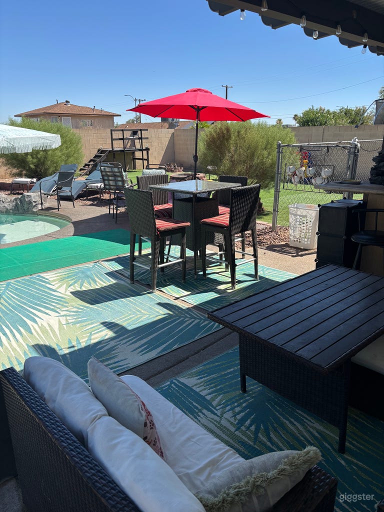  Waterfall Pool, Hot Tub, Firepit and Party Lawn 