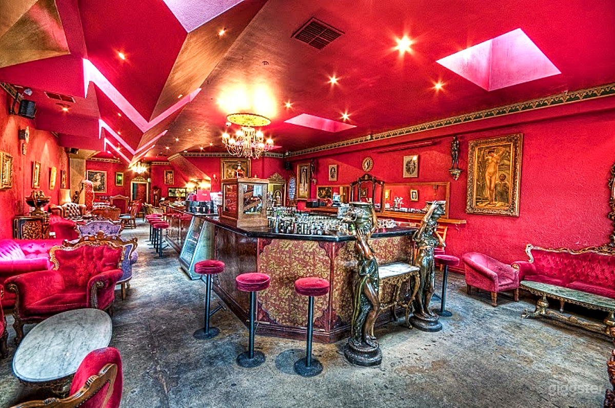 ENTIRE BAR VENUE (buyout) Photo 1