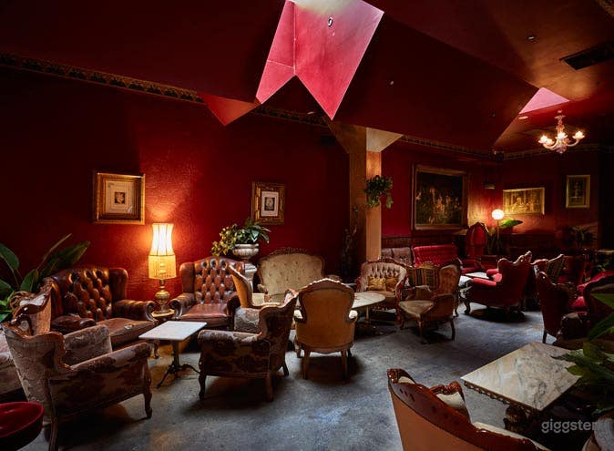 ENTIRE BAR VENUE (buyout) Photo 2